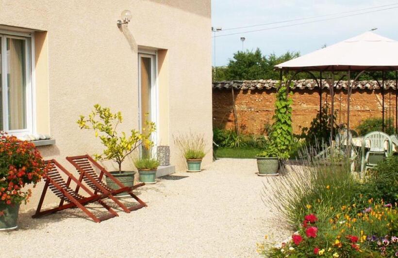 פנסיון Chambre Avec Salle De Bain Privative Comme à L Hôtel Et Salon Cuisine à Partager Avec Les 4 Autres L