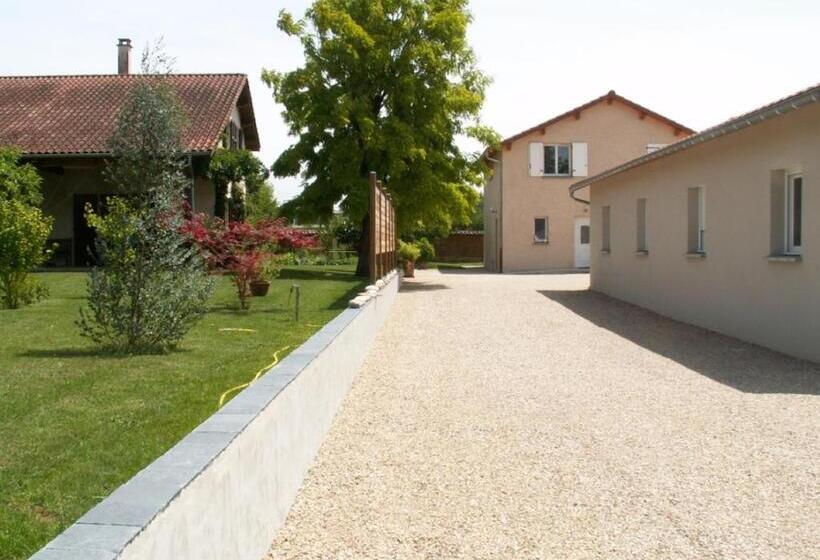 פנסיון Chambre Avec Salle De Bain Privative Comme à L Hôtel Et Salon Cuisine à Partager Avec Les 4 Autres L