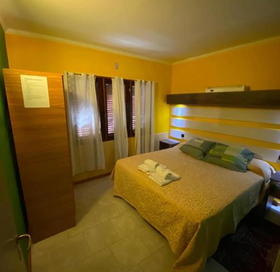 פנסיון El Rincon De Clarita