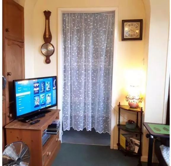 Majatalo Private Annex, Little Flat, Private Entrance