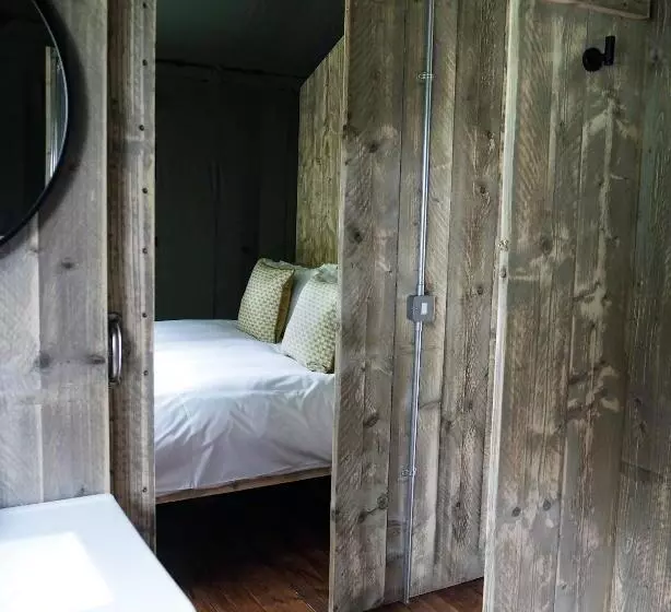 Majatalo Sandringham Safari Tent Lodge