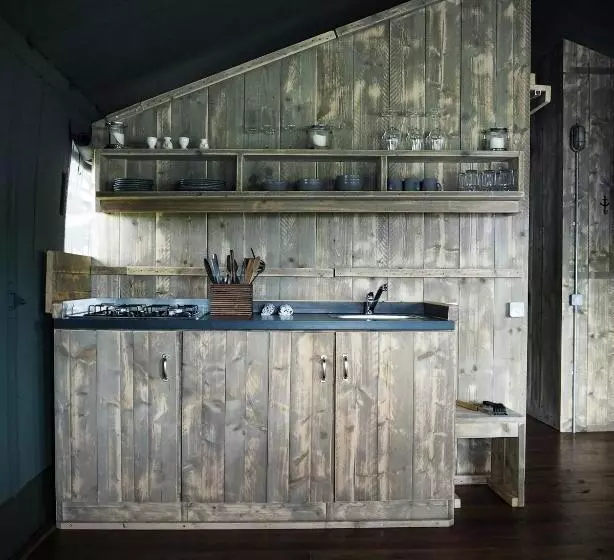 Majatalo Sandringham Safari Tent Lodge