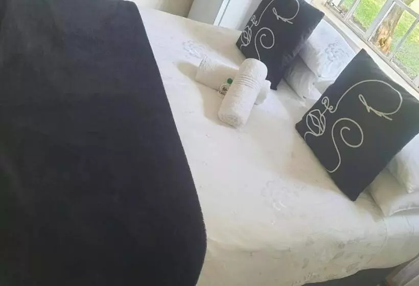 پانسیون Secret Guest House