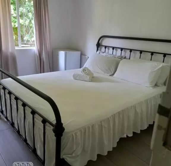 پانسیون Secret Guest House