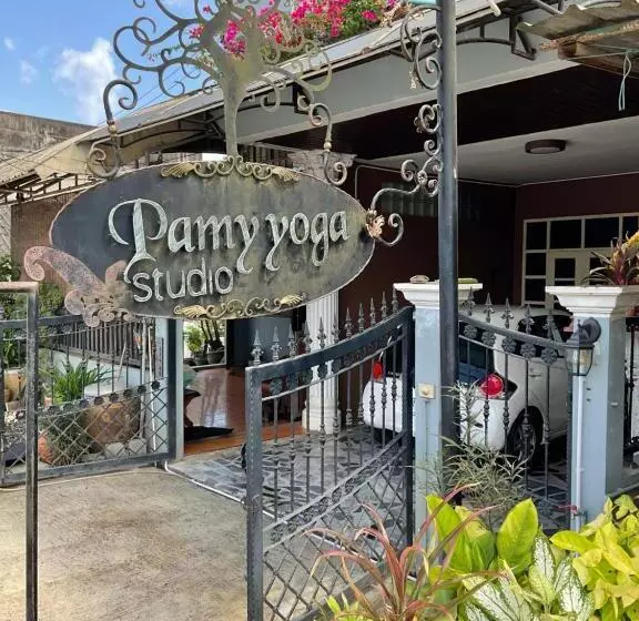 Aamiaismajoitus (B&B) Pamy Yoga Studio