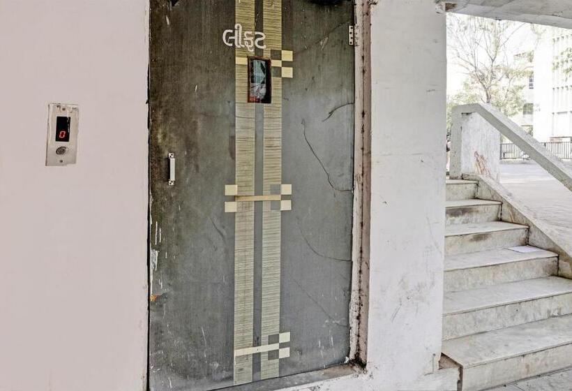 Collection O Hotel Kp