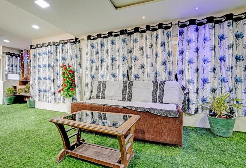 Collection O Hotel Kp