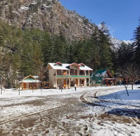 ホテル Avalanche Cottages