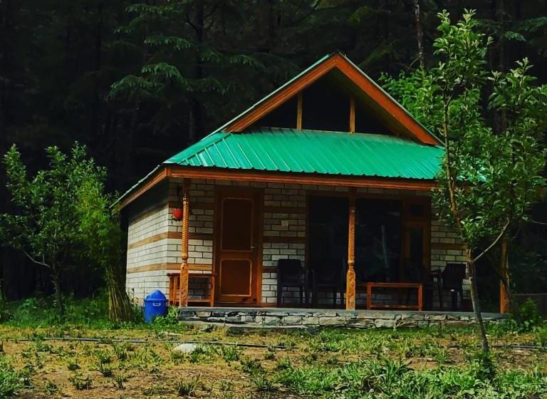 هتل Avalanche Cottages