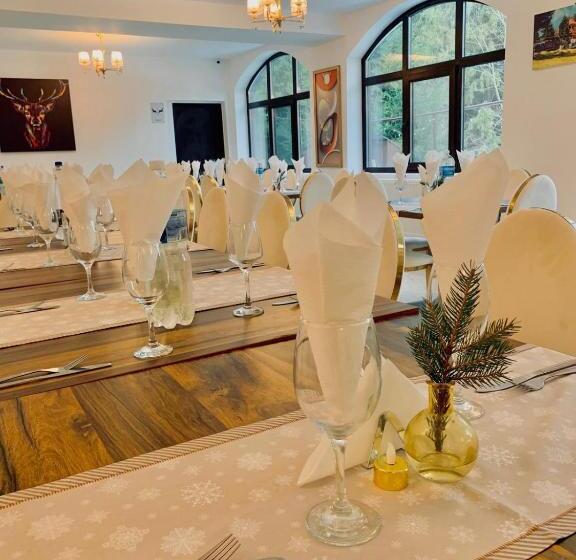 ホテル Cerbul Chalét Accommodation & Wellness