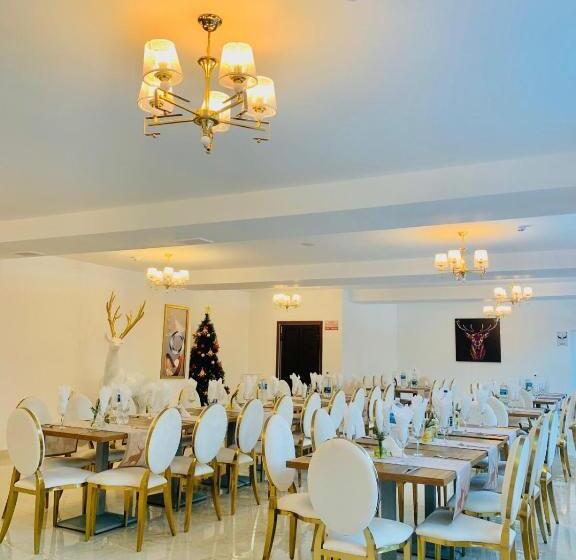 ホテル Cerbul Chalét Accommodation & Wellness