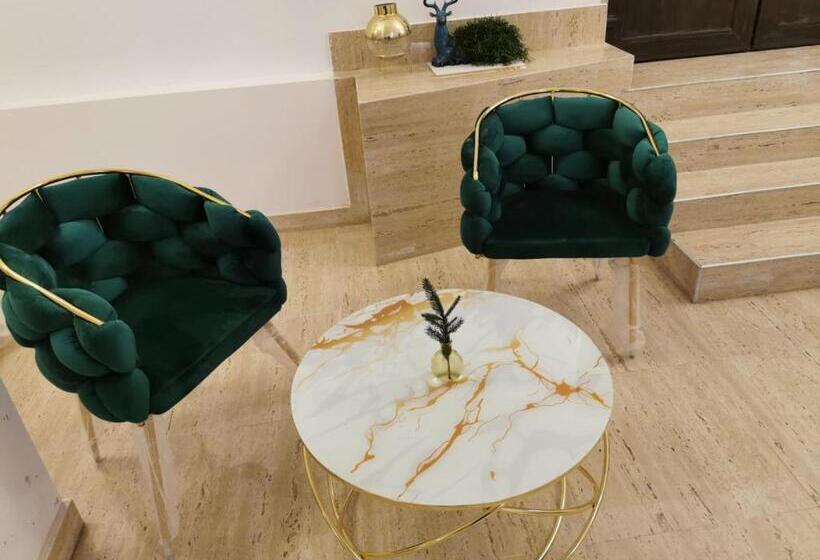 ホテル Cerbul Chalét Accommodation & Wellness