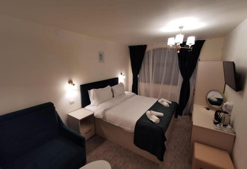 ホテル Cerbul Chalét Accommodation & Wellness