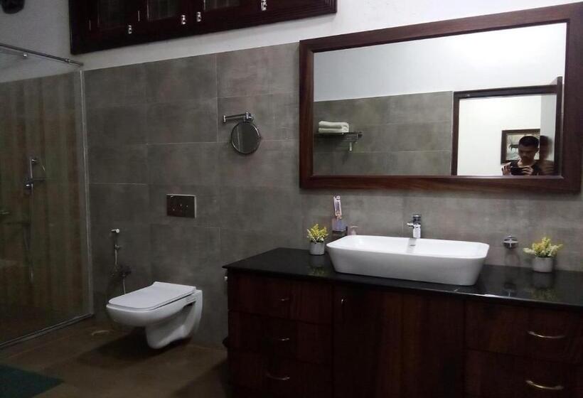 בית מלון כפרי Chet Residency Namsai