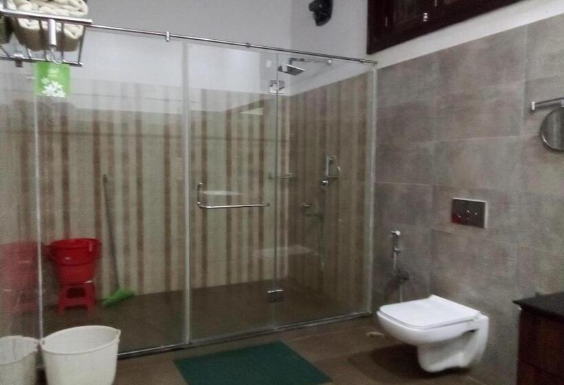 בית מלון כפרי Chet Residency Namsai