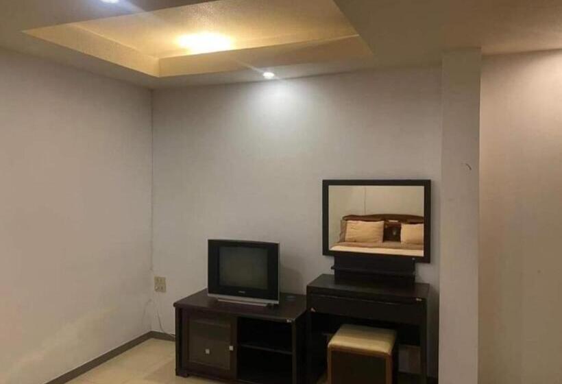 هتل Jomtien Seaside Guesthouse