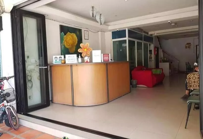 Hotelli Jomtien Seaside Guesthouse