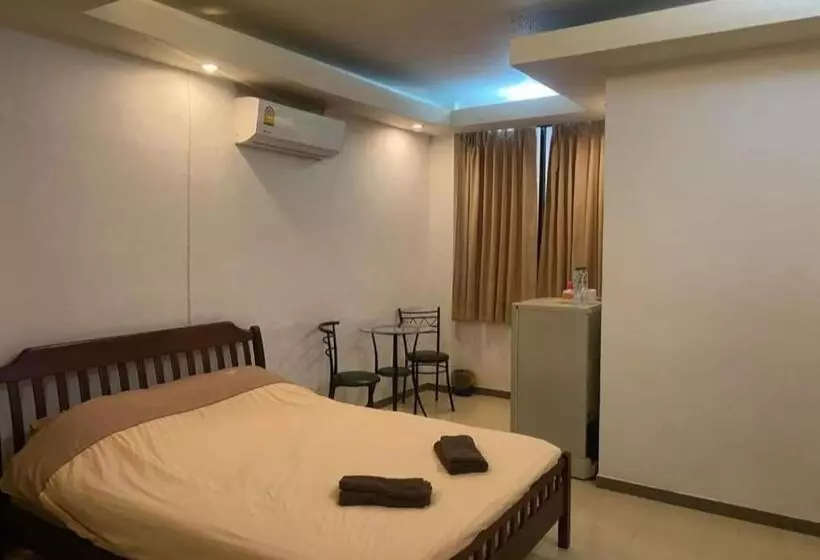 Hotelli Jomtien Seaside Guesthouse