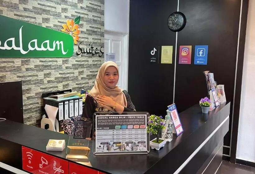ホテル Salaam Suites