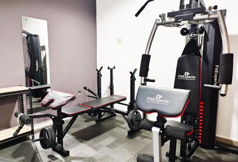 هتل Salaam Suites