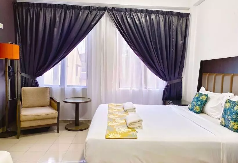 ホテル Salaam Suites