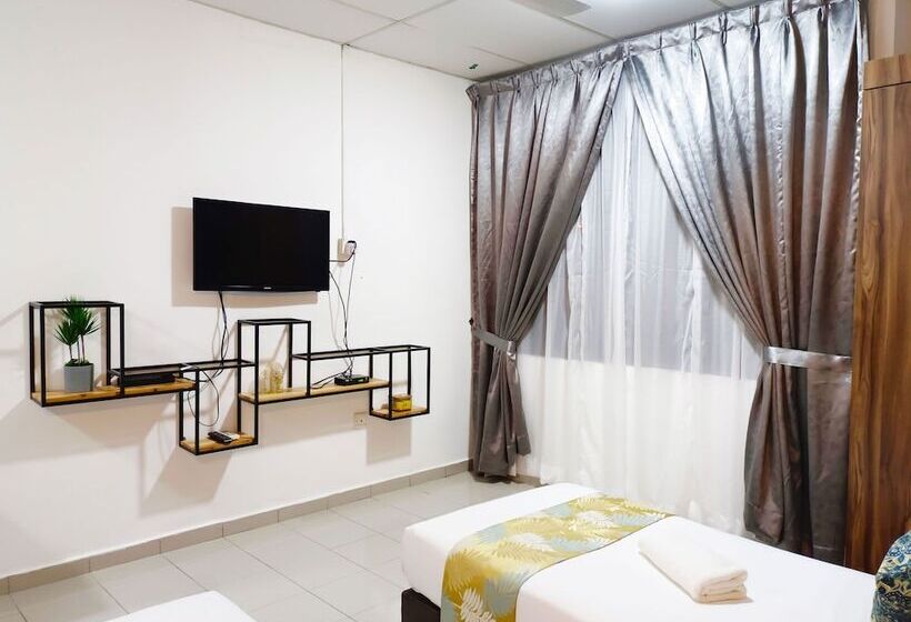 هتل Salaam Suites