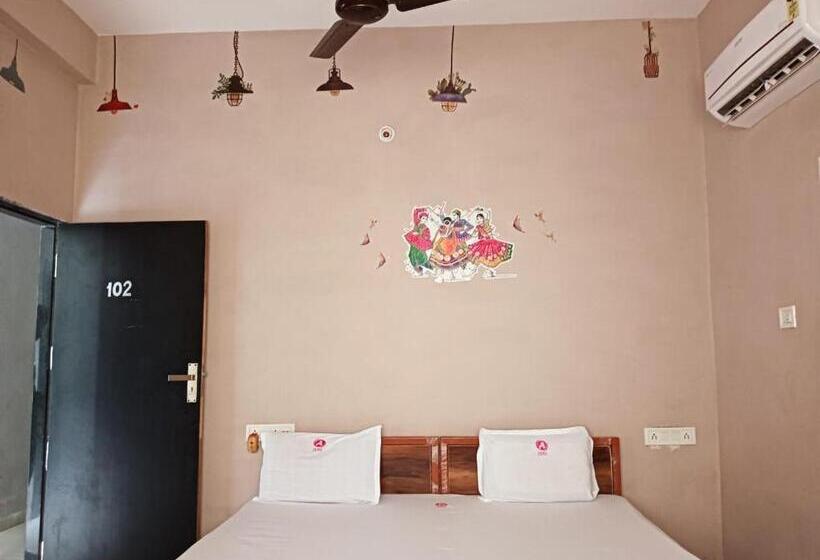 ホテル Swastik Palace