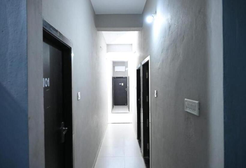 ホテル Swastik Palace