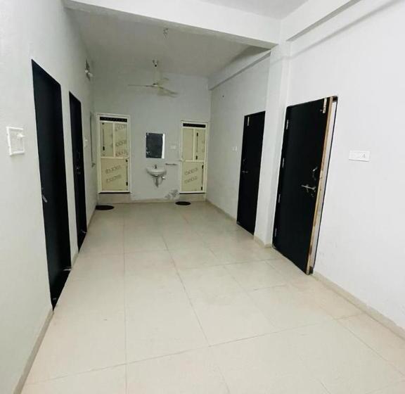 ホテル Swastik Palace