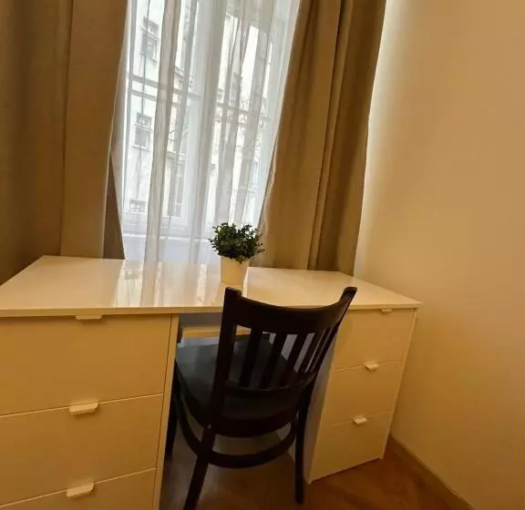 پانسیون Datri Petite Suite 1   3