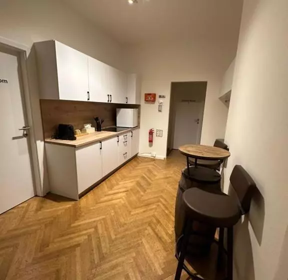 پانسیون Datri Petite Suite 1   3