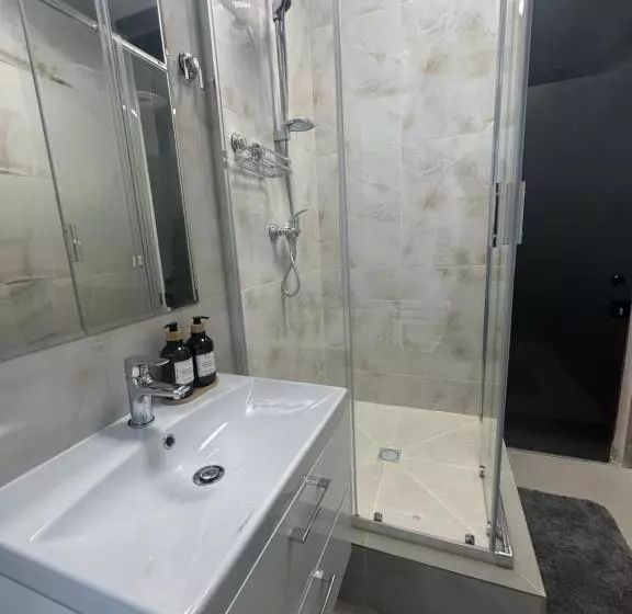 پانسیون Datri Petite Suite 1   3