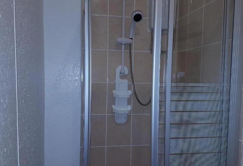 تختخواب و صبحانه Agar House