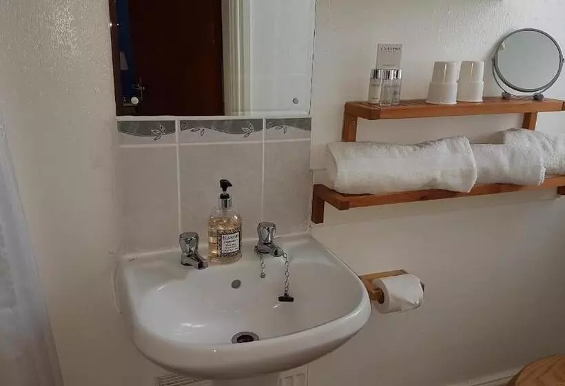 تختخواب و صبحانه Agar House