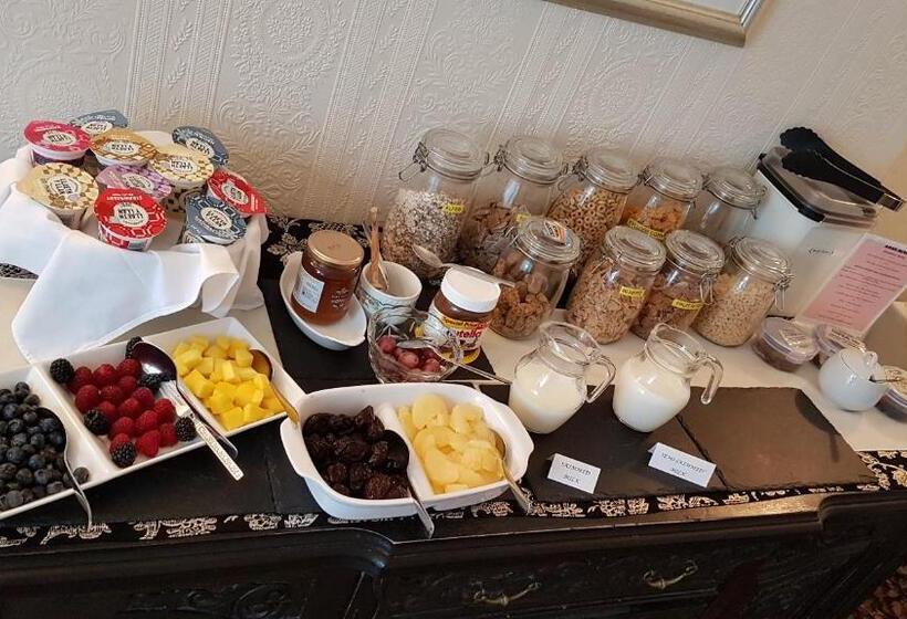 تختخواب و صبحانه Agar House