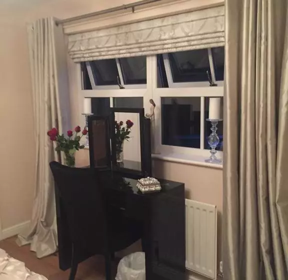 Buttercup House B&b