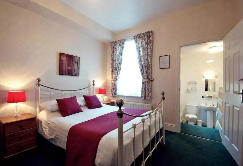 تختخواب و صبحانه St Marys Guest House