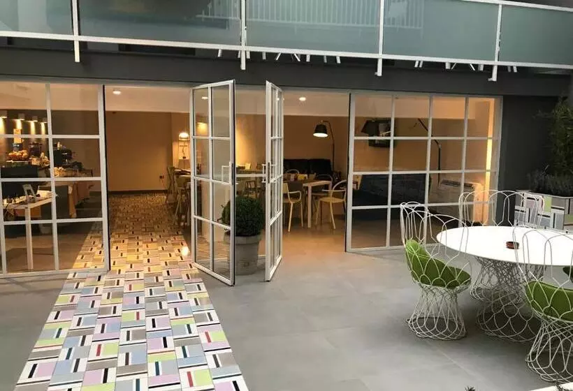 ホテル Albergo Del Pino