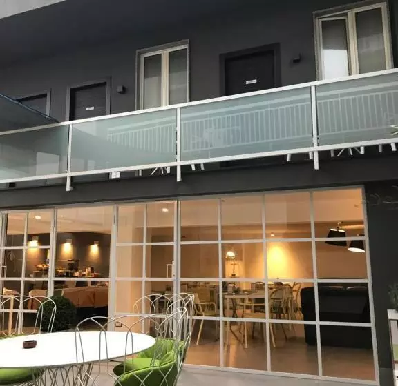 ホテル Albergo Del Pino