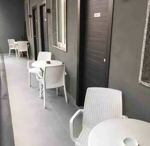 ホテル Albergo Del Pino
