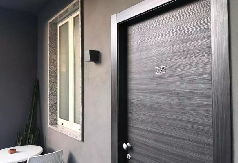 ホテル Albergo Del Pino