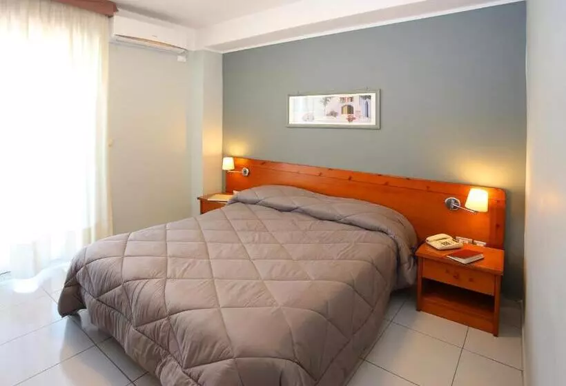 ホテル Albergo Del Pino