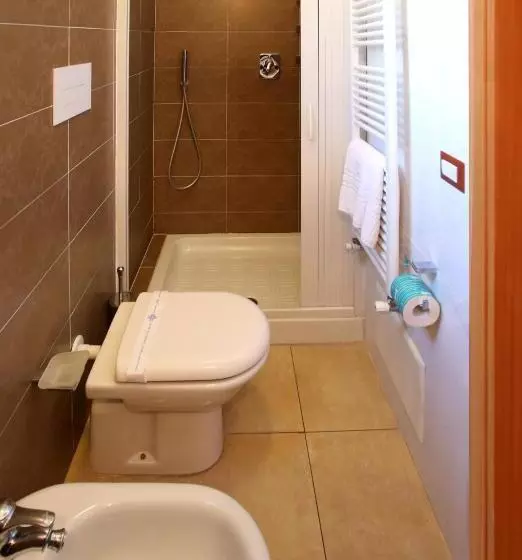 ホテル Albergo Del Pino