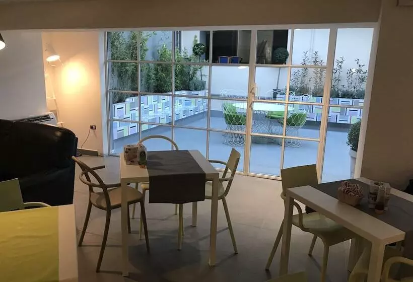 ホテル Albergo Del Pino