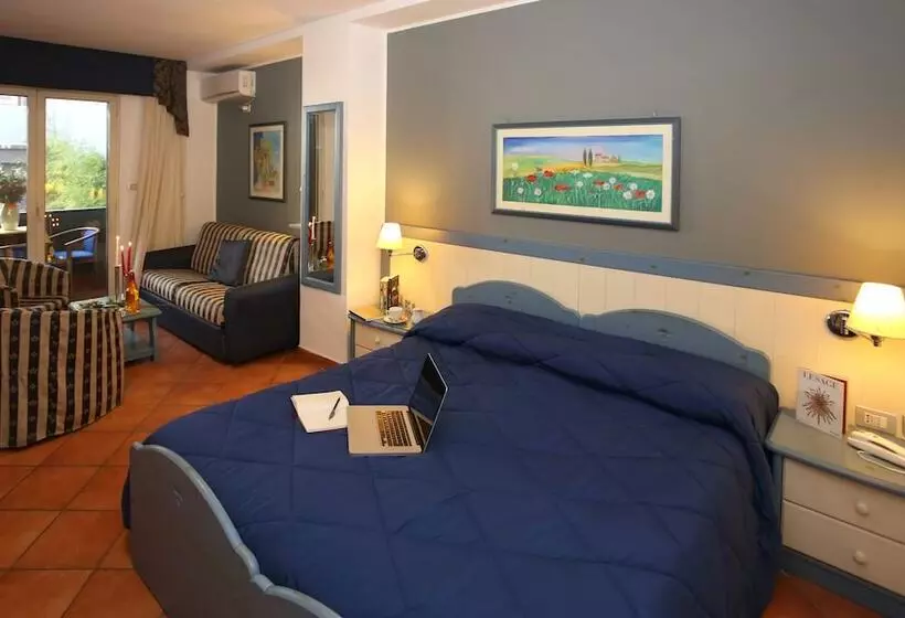 ホテル Albergo Del Pino