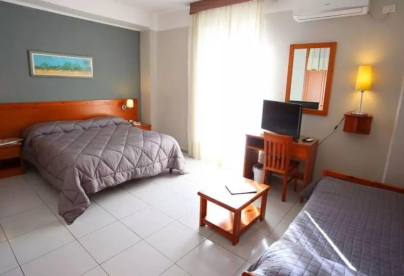 ホテル Albergo Del Pino