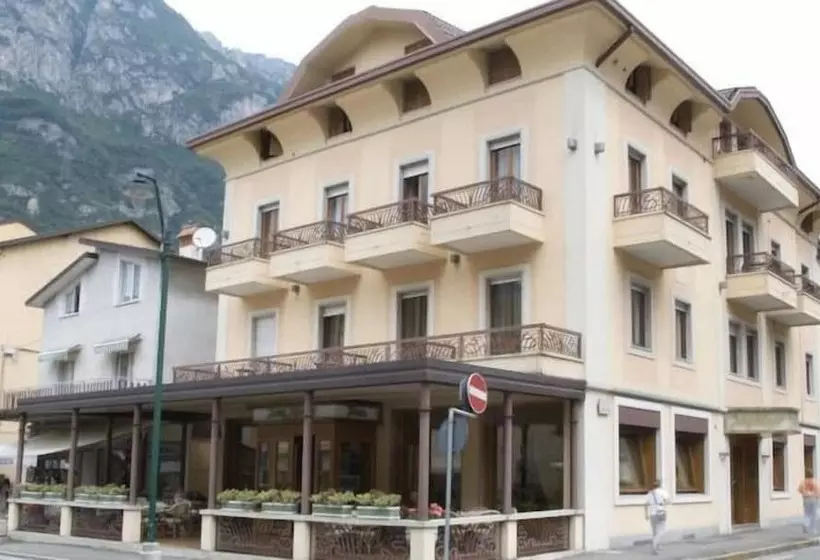 ホテル Albergo Milano