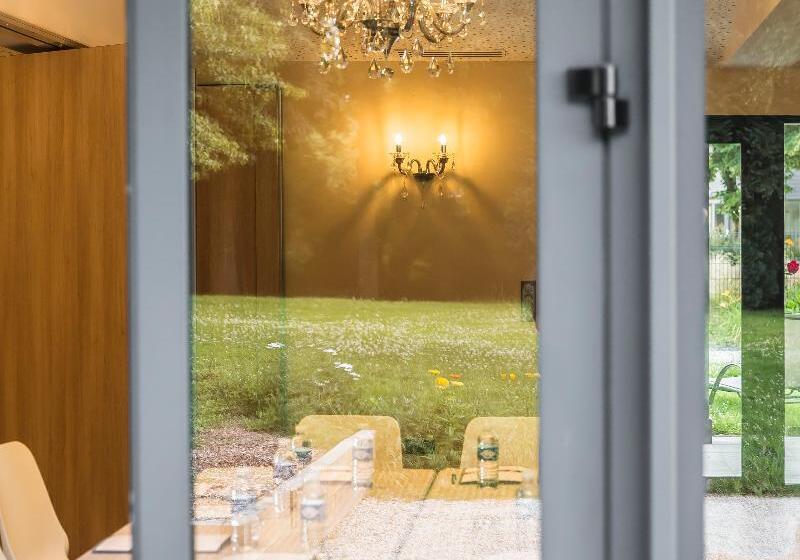 هتل Hôtel De L Abbaye Le Tronchet   Handwritten Collection