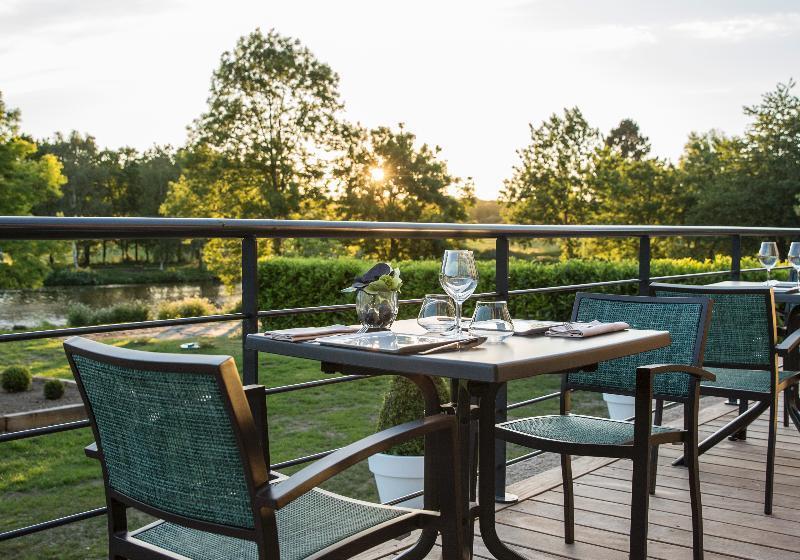 هتل Hôtel De L Abbaye Le Tronchet   Handwritten Collection