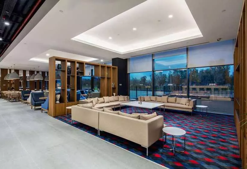 هتل Hampton By Hilton Izmir Aliaga